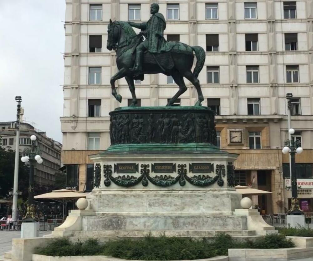 spomenik knezu Mihailu
