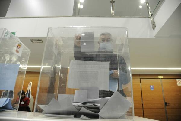 STRANI POSMATRAČI O IZBORIMA U SRBIJI: ODIHR - pozitivno ocenjeno glasanje u 93 odsto od 1.220 posmatranih mesta