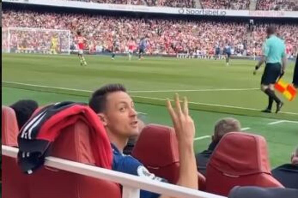"IMAM 3 TITULE, A VI NULA!" Matić se ipak ZABROJAO kad je odbrusio navijačima Arsenala! (VIDEO)