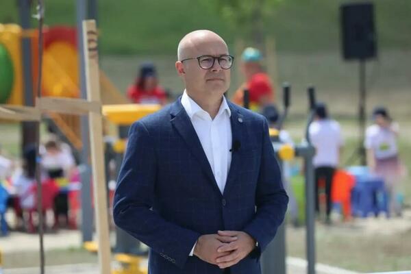Vučević: Razgovarali smo i o daljoj saradnji Novog Sada i ambasade SAD Hil