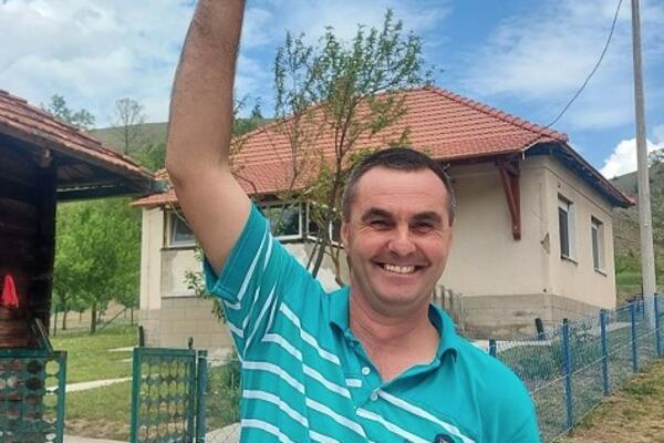 DEVOJKE, OVAKVU PONUDU JOŠ NISTE DOBILE: Zoran iz Koštunića želi upoznati vedru ŽENU da sa njom deli SVE što ima!