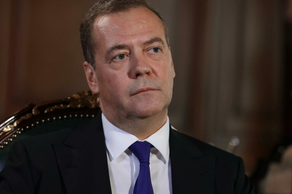 "MOŽEMO DA IH OSTAVIMO BEZ KISEONIKA": Strah u kostima nakon izjave Medvedeva, izneo OZBILJNE PRETNJE!
