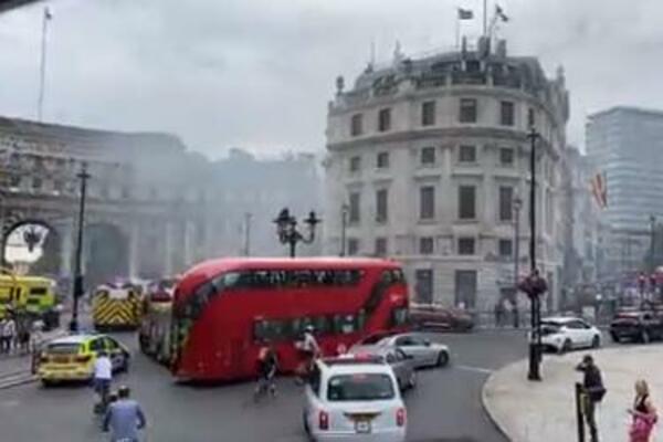 HAOS U LONDONU: Situacija je KATASTROFALNA, POJAVILI SE NAJNOVIJI SNIMCI! (VIDEO)