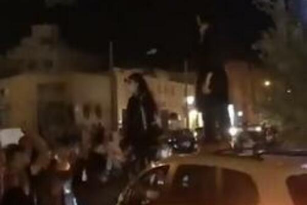 IRAN NA NOGAMA, HOROR NA ULICAMA: Policija nikad BRUTALNIJA, pendrecima TUKLI ŽENU! (UZNEMIRUJUĆ VIDEO)