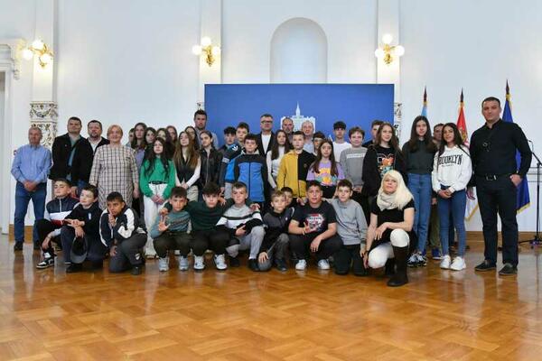 Deca sa Kosova i Metohije posetila Novi Sad
