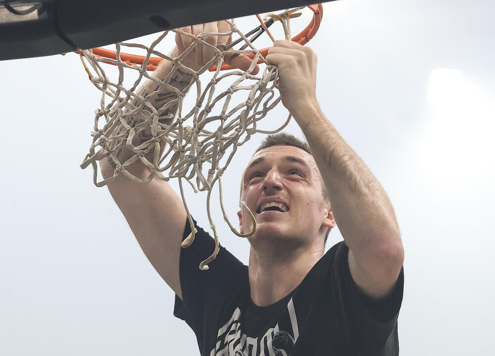 Danilo Anđušić slavi titulu u ABA ligi