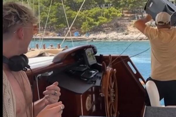 SNIMAK IZ HRVATSKE ZAPALIO MREŽE: Kapetan broda upao na žurku, potpuno pomahnitao, a onda napravio HAOS (VIDEO)