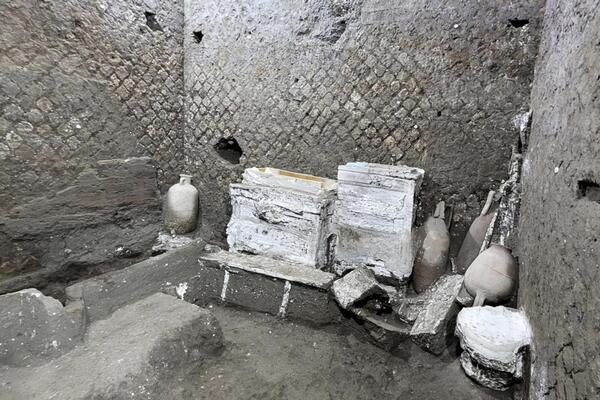 NOVO ARHEOLOŠKO SAZNANJE ODUŠEVILO SVET: Pronađena soba ROBOVA blizu Pompeje, JEDNA stvar postala je JASNA! (FOTO)