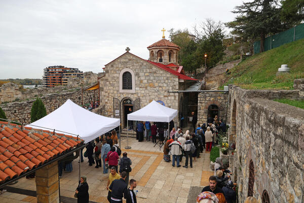 VODA SE IZLIVA I UNIŠTAVA FRESKE! Grad rešio da reaguje - 100.000 € izdvojeno za rekonstrukciju kapele Svete Petke!