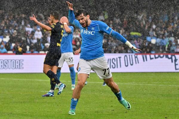 GARSIJI SE OZBILJNO DRMA KLUPA: Napoli u 91. minutu izgubio na "Maradoni", odbrana titule postaje sve teža!