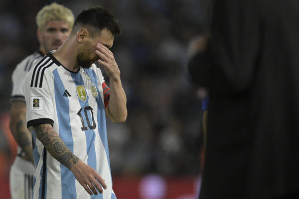 LUDNICA U JUŽNOJ AMERICI: Mesi se tukao, Argentina izgubila - Brazil nastavio da tone!