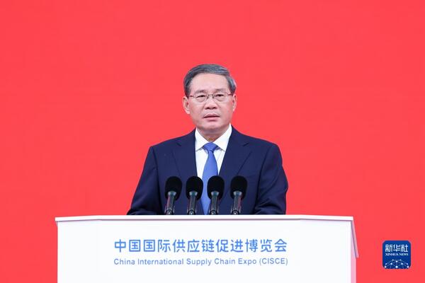 Kineski premijer poziva na otvorene i stabilne globalne lance snabdevanja