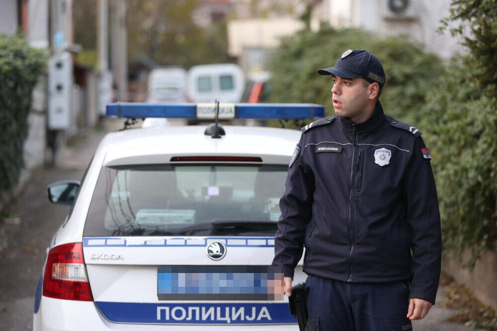MUŠKARAC OSUMNJIČEN DA JE UKRAO NOVČANIK STARICI (72): Palo hapšenje u Kragujevcu