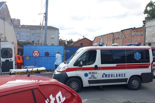 TRAGEDIJA U ALIBUNARU: Zid kuće se obrušio na muškarca, STRADAO NA LICU MESTA