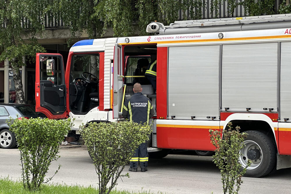 PONOVO POŽAR U BEOGRADU: Gori RESTORAN, vatra guta sve pred sobom, policija EVAKUIŠE osoblje