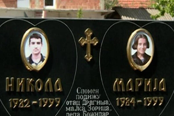 SINA PREPOZNAO PO KRSTIĆU, ĆERKU PO LANČIĆU: Maloletne Mariju i Nikolu ubile NATO bombe dok su bili u autobusu